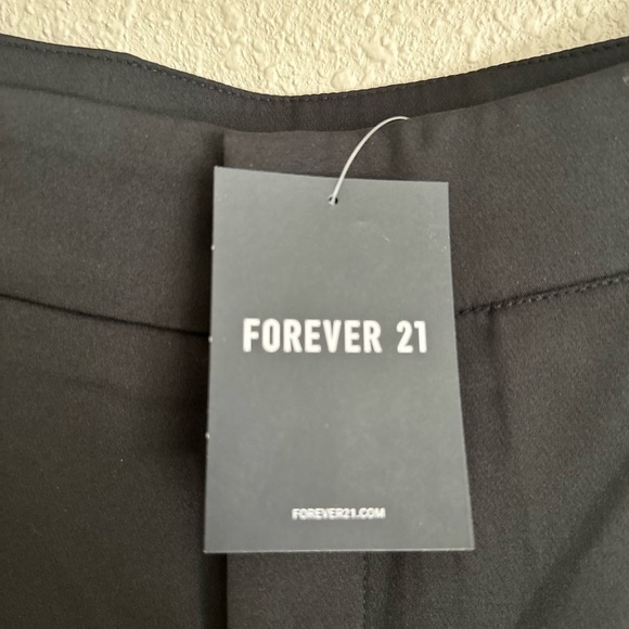 Forever 21 Black Cropped Dress Pants Size: Large - Picture 6 of 6